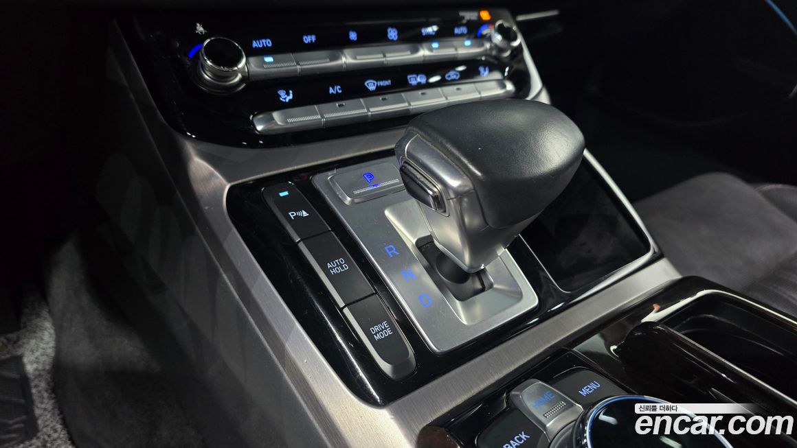 Genesis EQ900 2016