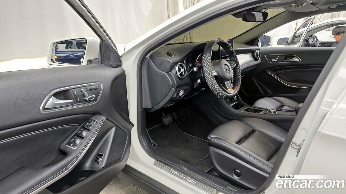 Mercedes-Benz GLA-Class 2019