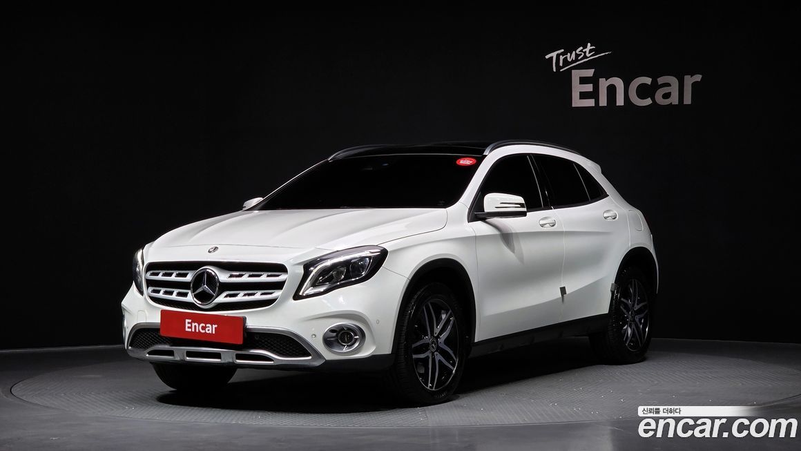 Mercedes-Benz GLA-Class 2019