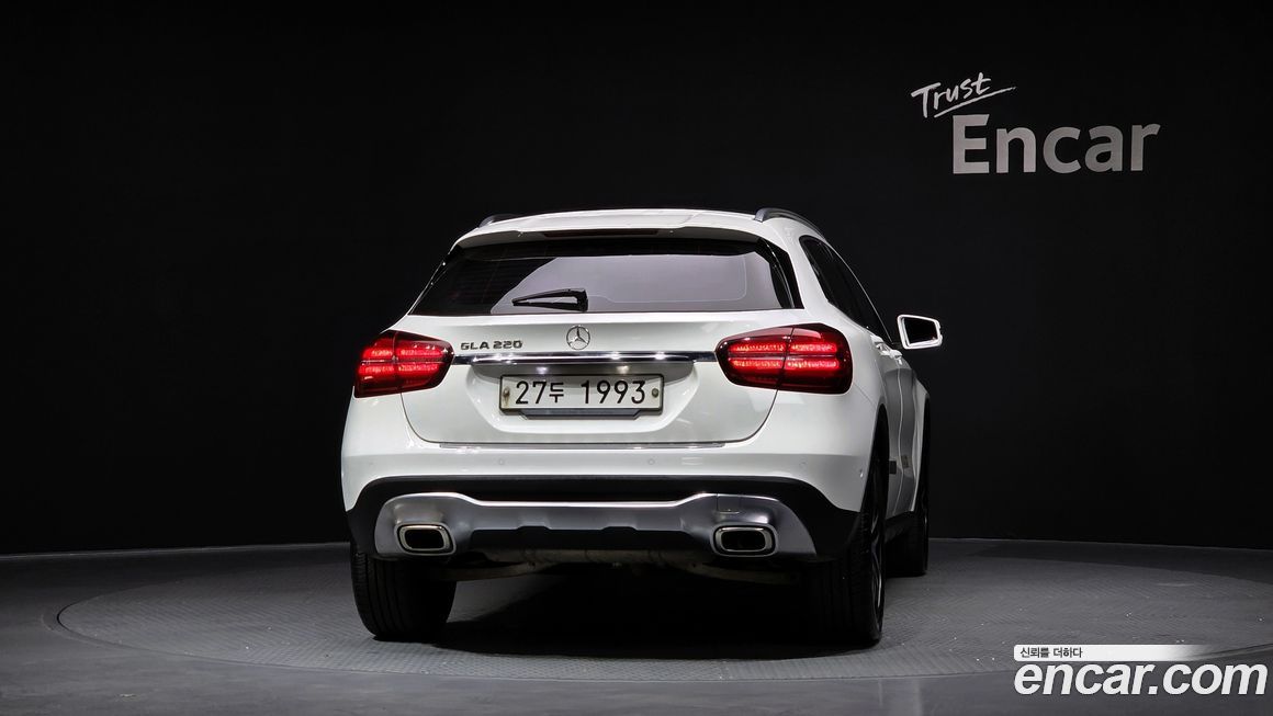Mercedes-Benz GLA-Class 2019