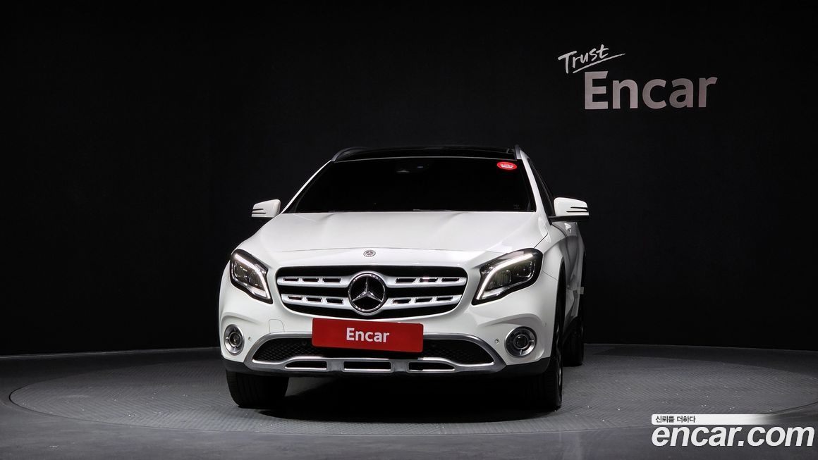 Mercedes-Benz GLA-Class 2019