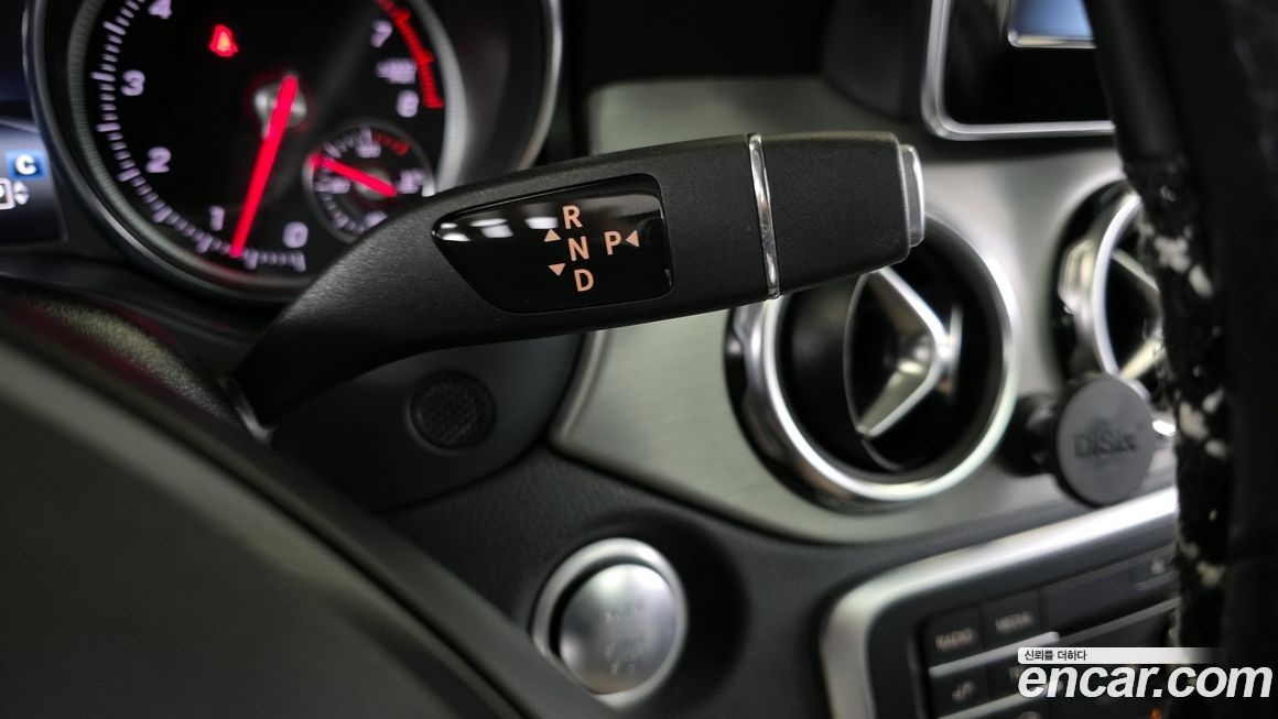 Mercedes-Benz GLA-Class 2019