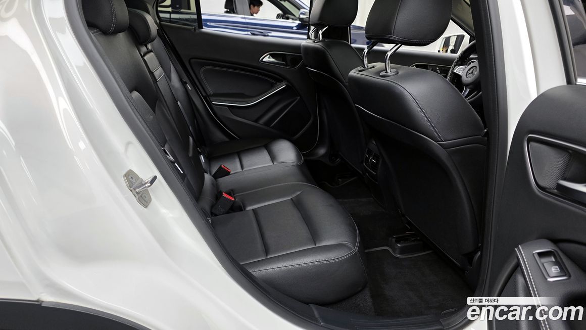 Mercedes-Benz GLA-Class 2019