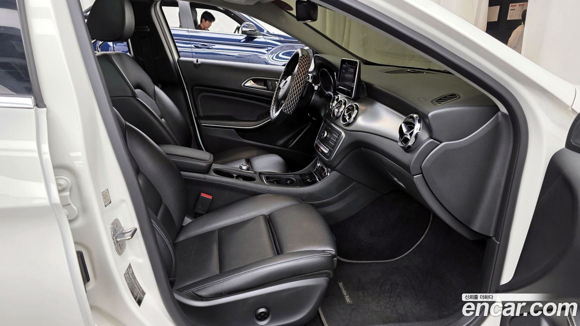 Mercedes-Benz GLA-Class 2019