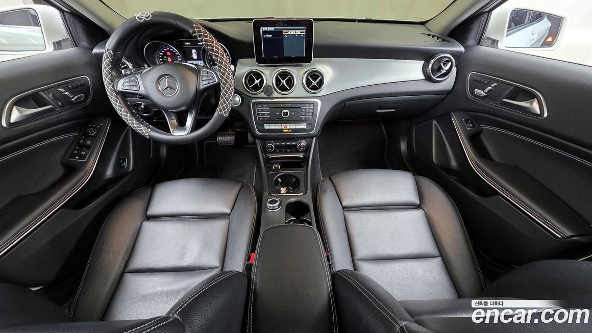 Mercedes-Benz GLA-Class 2019