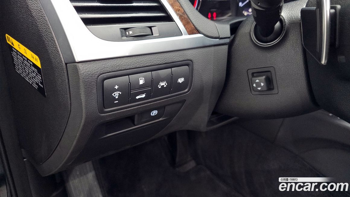 Hyundai Genesis 2016