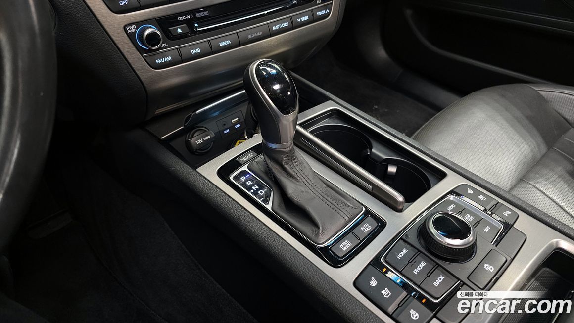 Hyundai Genesis 2016