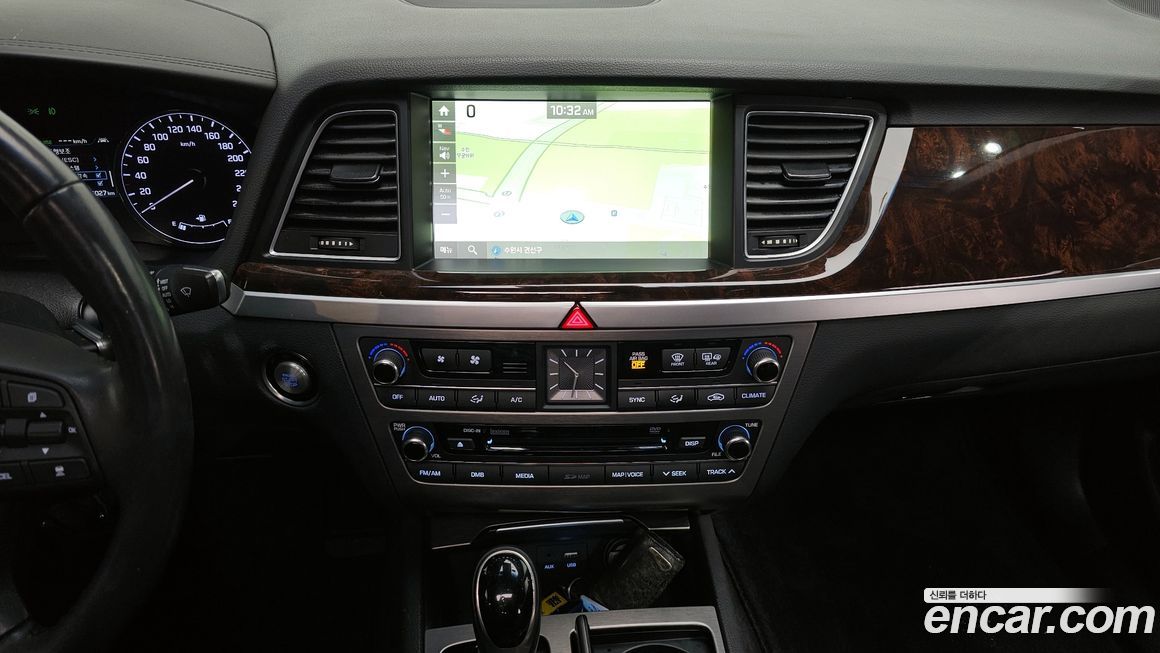 Hyundai Genesis 2016