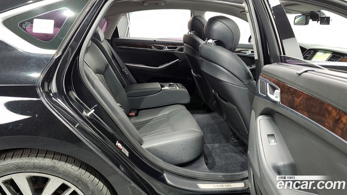 Hyundai Genesis 2016