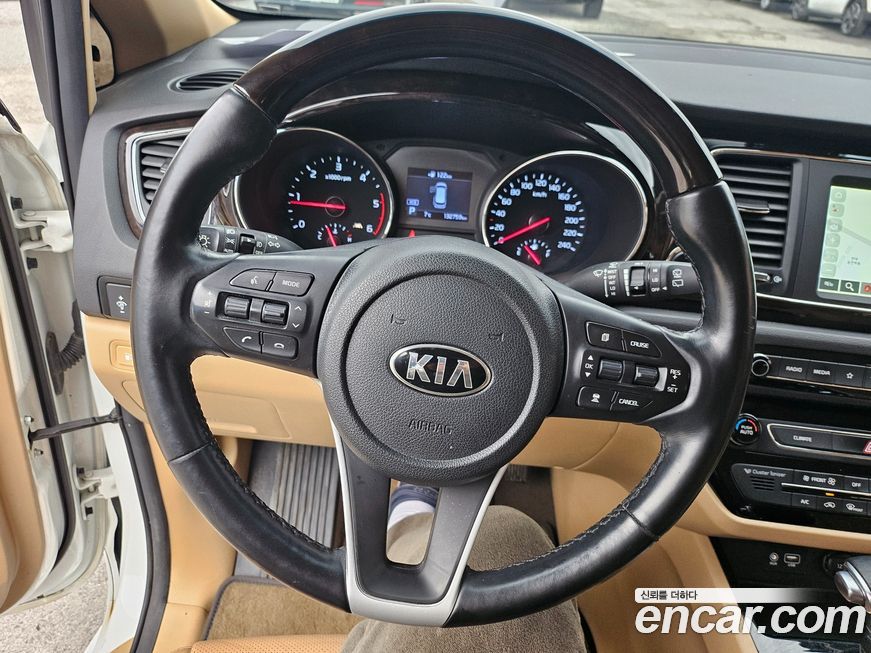 Kia Canival 2019