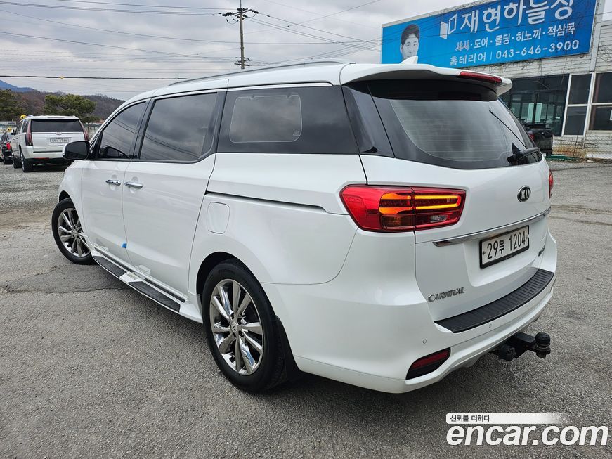 Kia Canival 2019