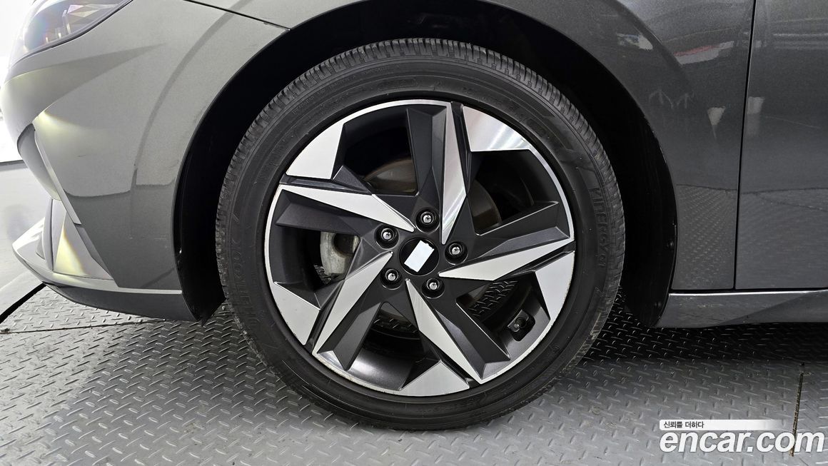 Hyundai AVANTE 2022