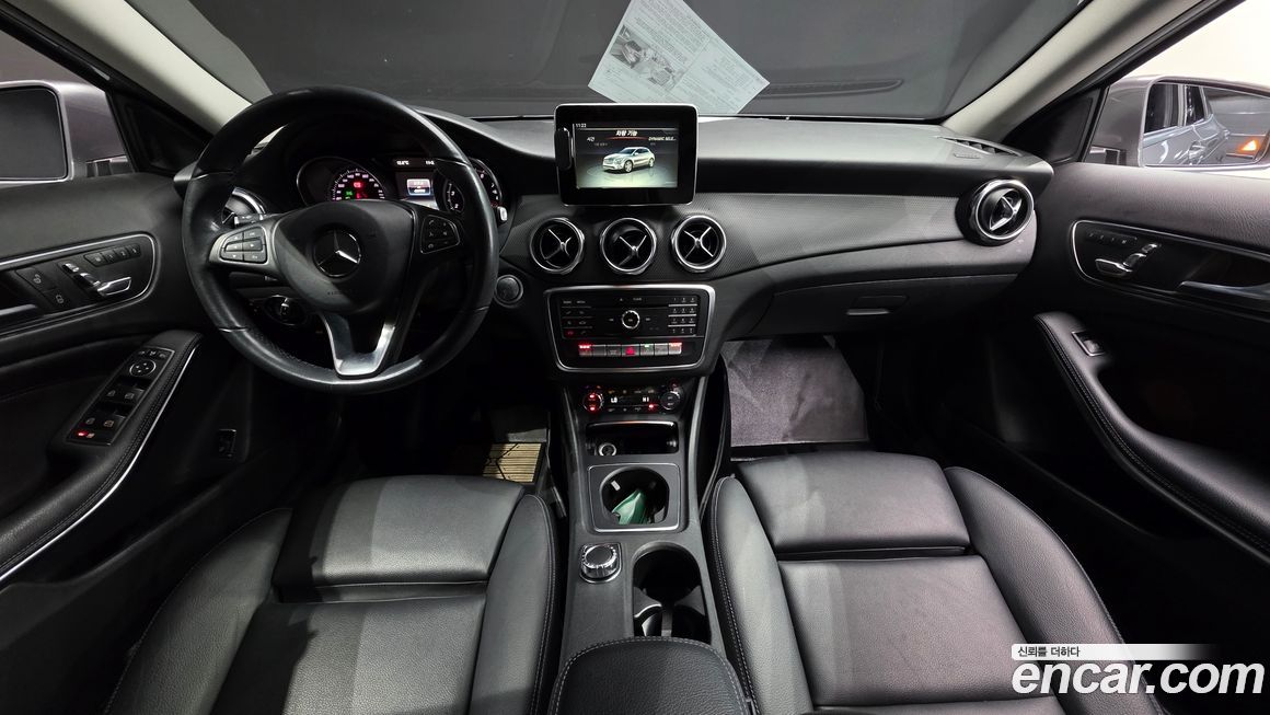 Mercedes-Benz GLA-Class 2019