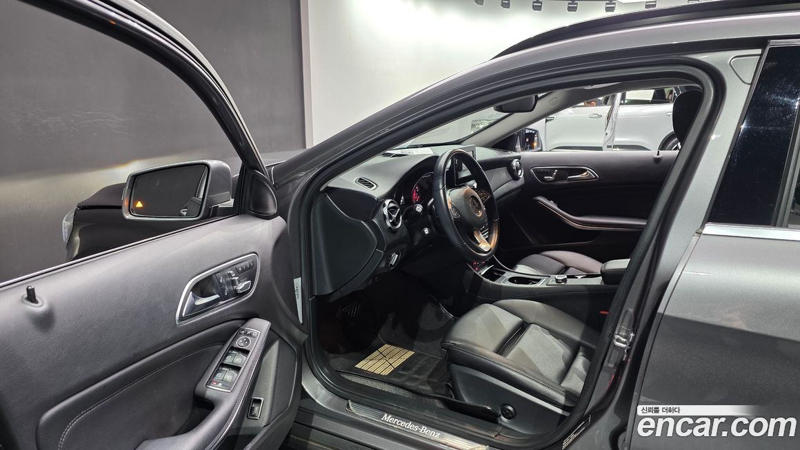 Mercedes-Benz GLA-Class 2019