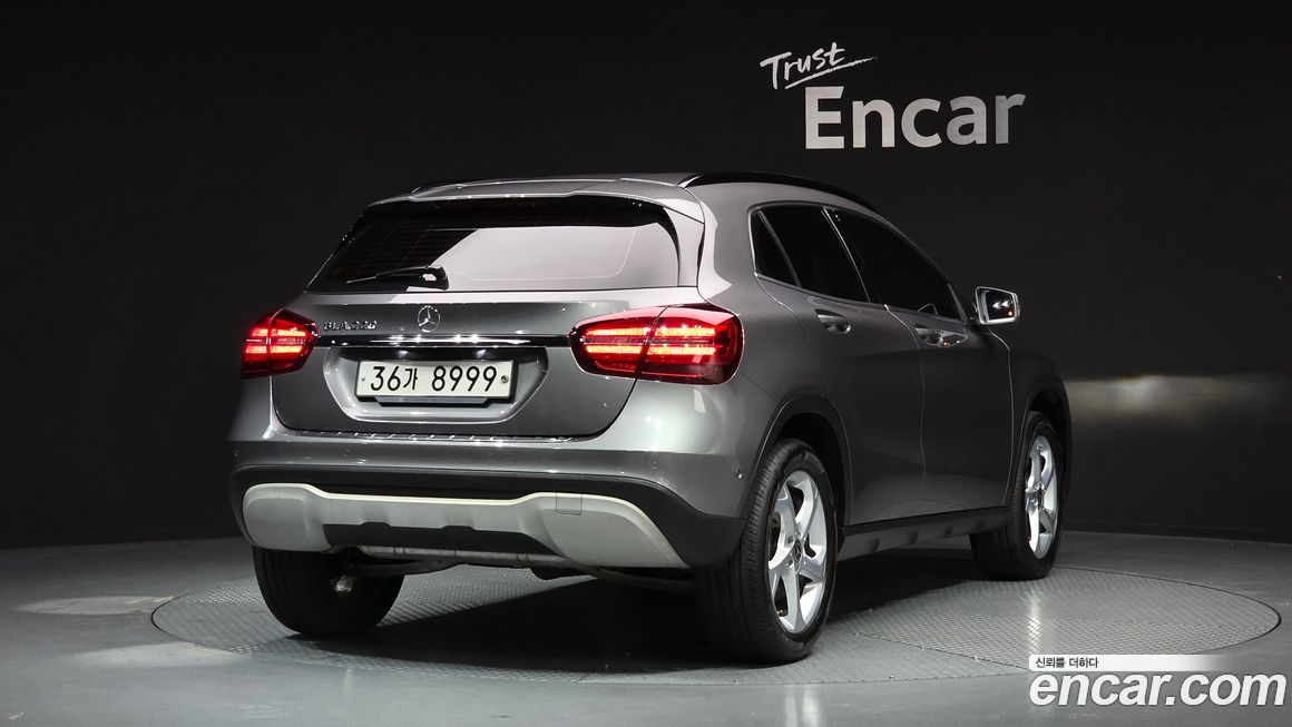 Mercedes-Benz GLA-Class 2019