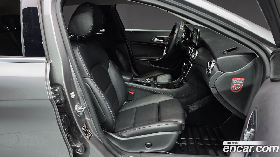 Mercedes-Benz GLA-Class 2019