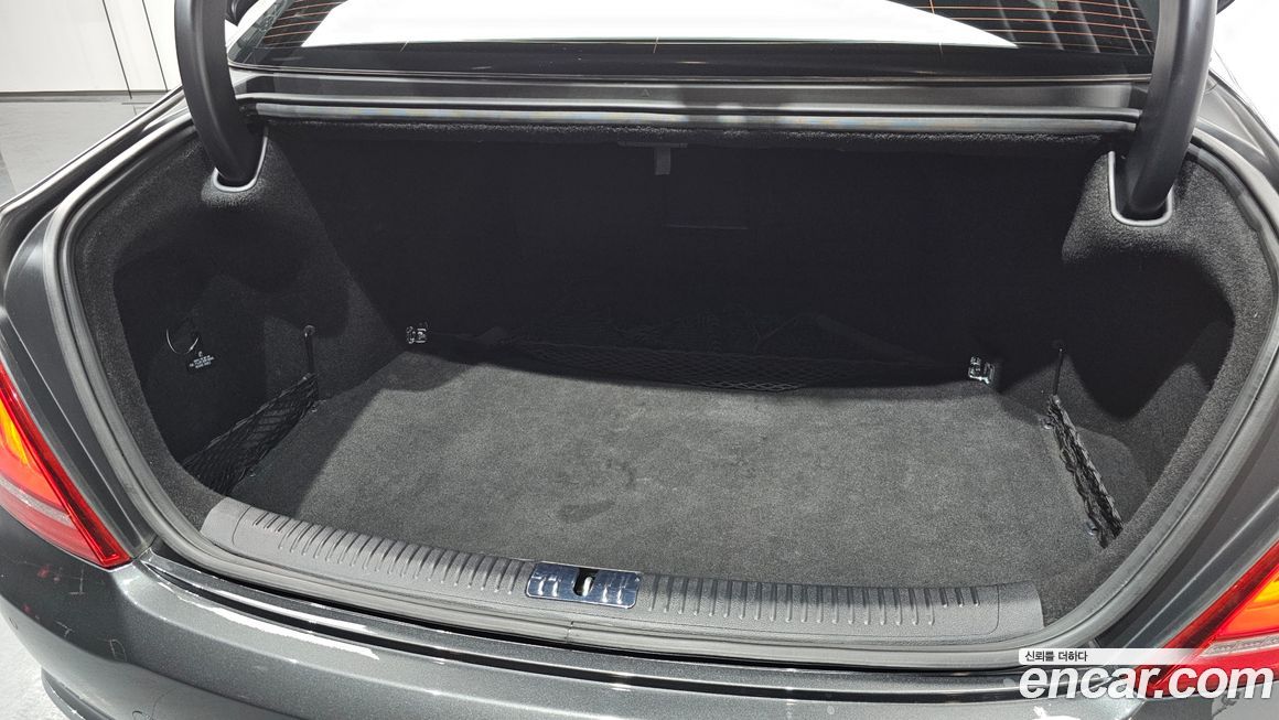 Genesis EQ900 2018