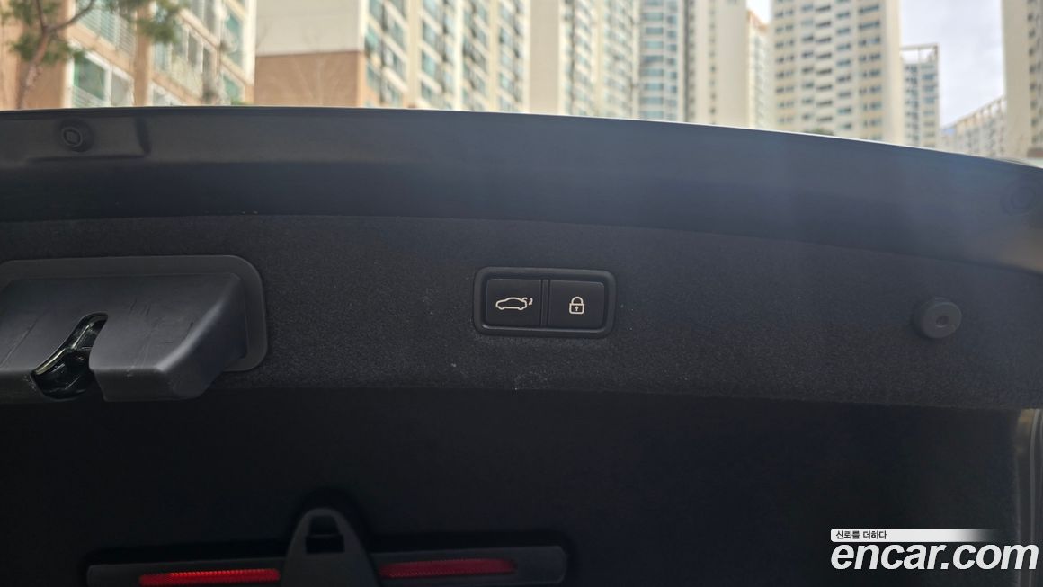 Genesis EQ900 2018