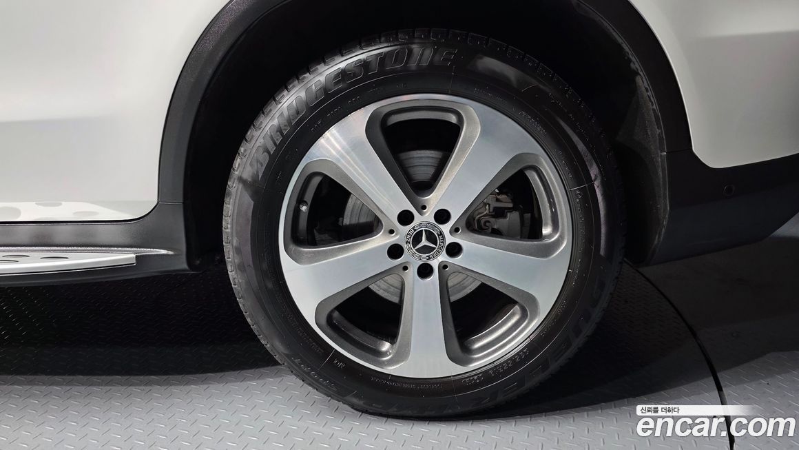 Mercedes-Benz GLC-Class 2019