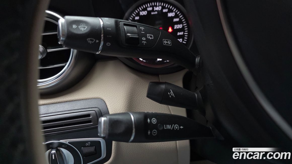 Mercedes-Benz GLC-Class 2019