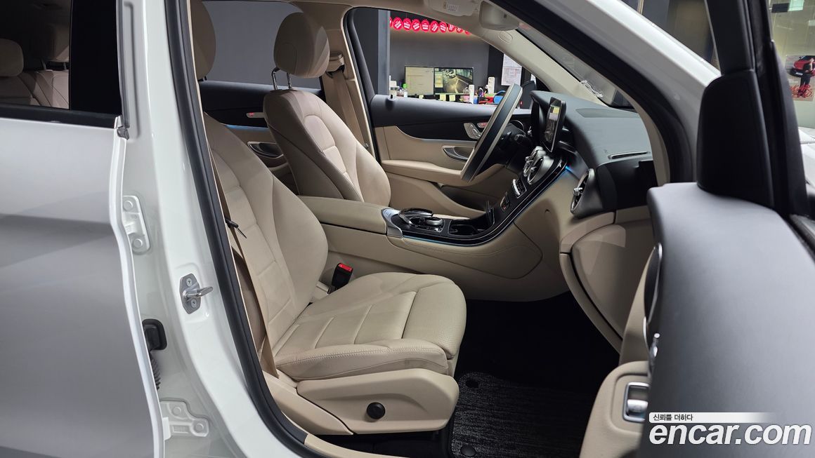 Mercedes-Benz GLC-Class 2019