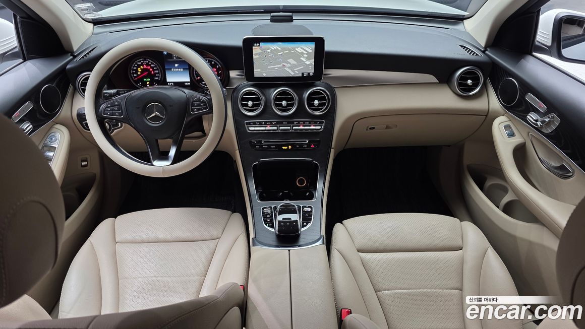 Mercedes-Benz GLC-Class 2019