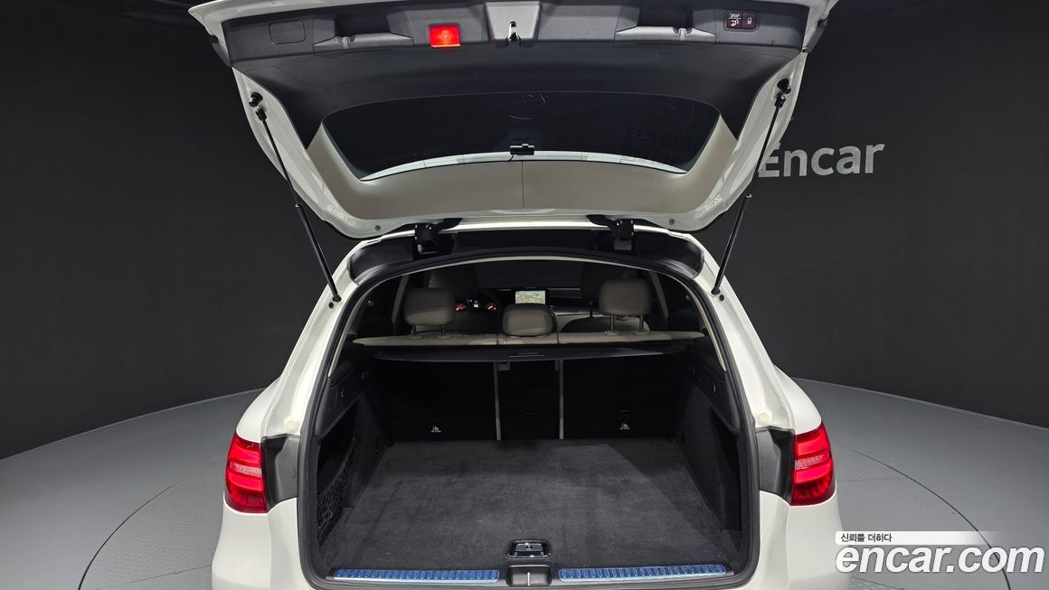 Mercedes-Benz GLC-Class 2019