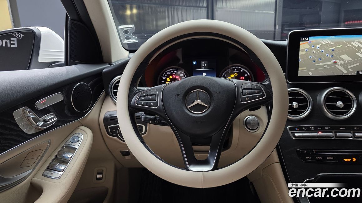 Mercedes-Benz GLC-Class 2019
