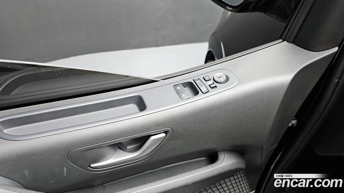 Hyundai Staria 2024