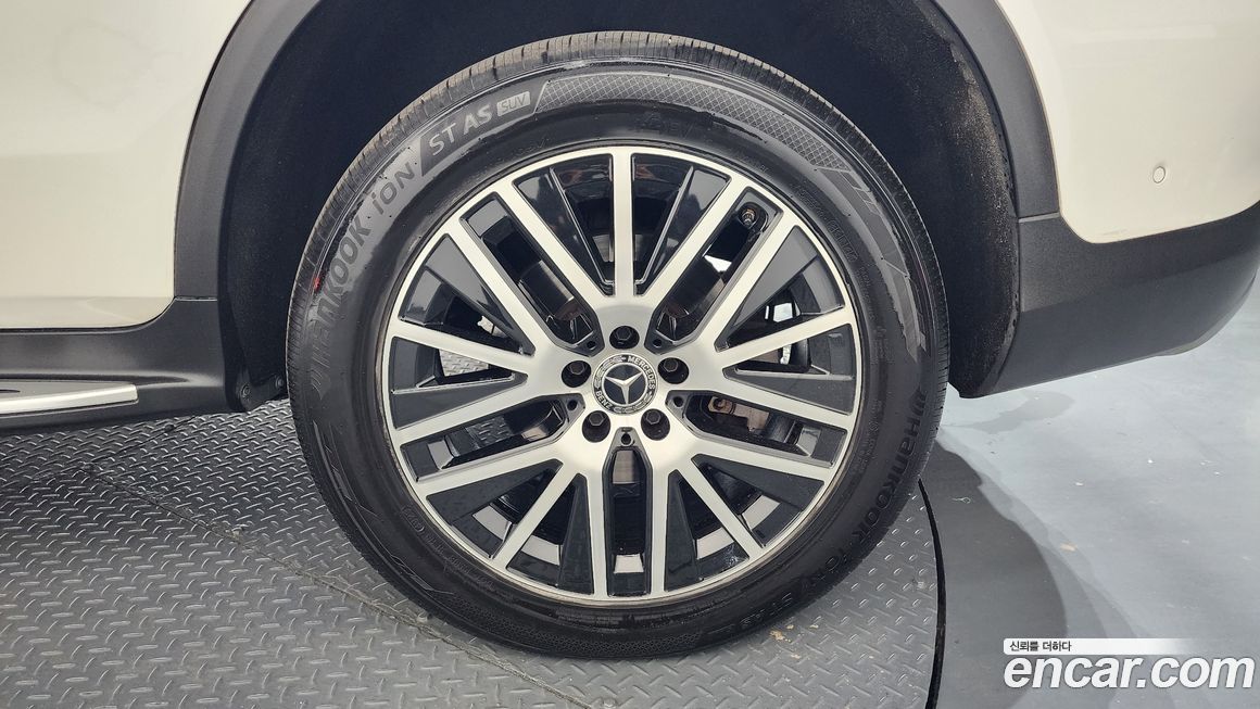 Mercedes-Benz GLC-Class 2021