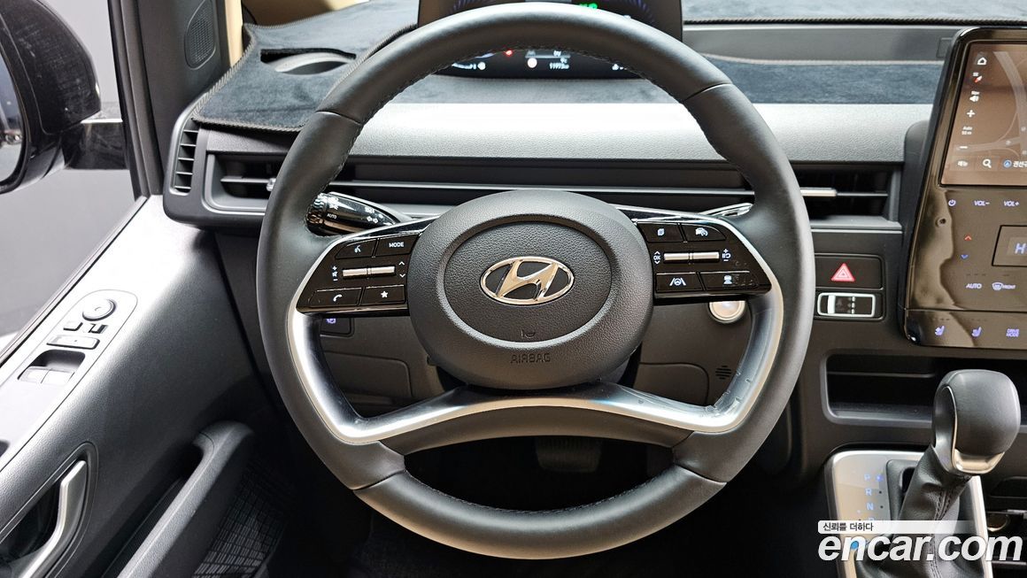 Hyundai Staria 2024