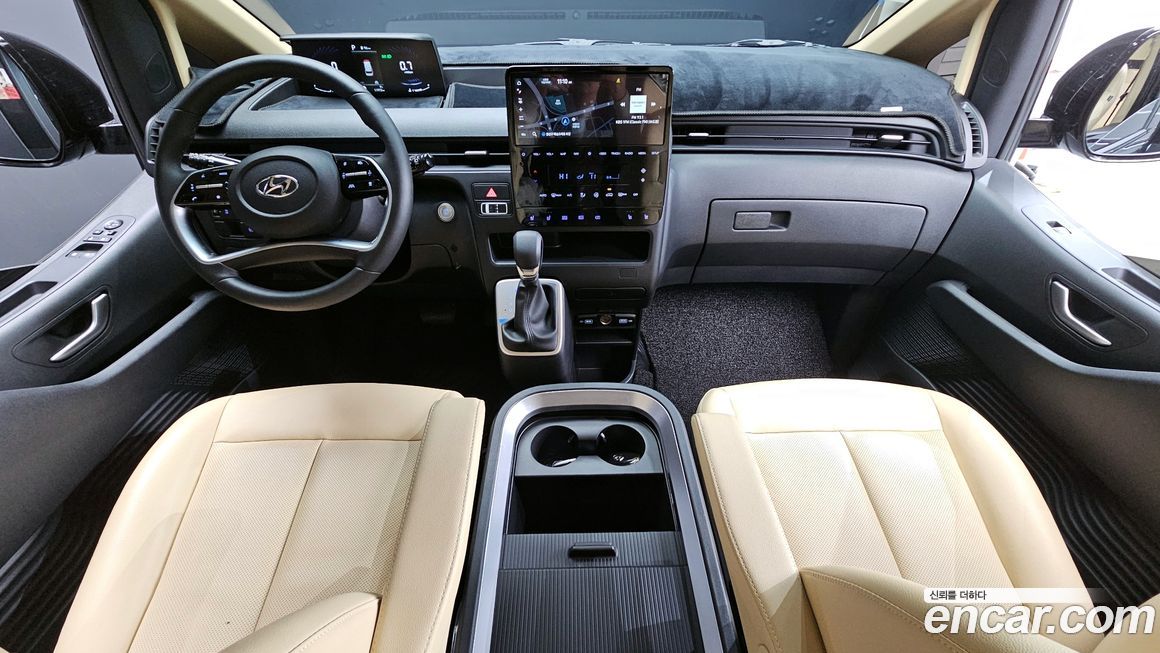 Hyundai Staria 2024