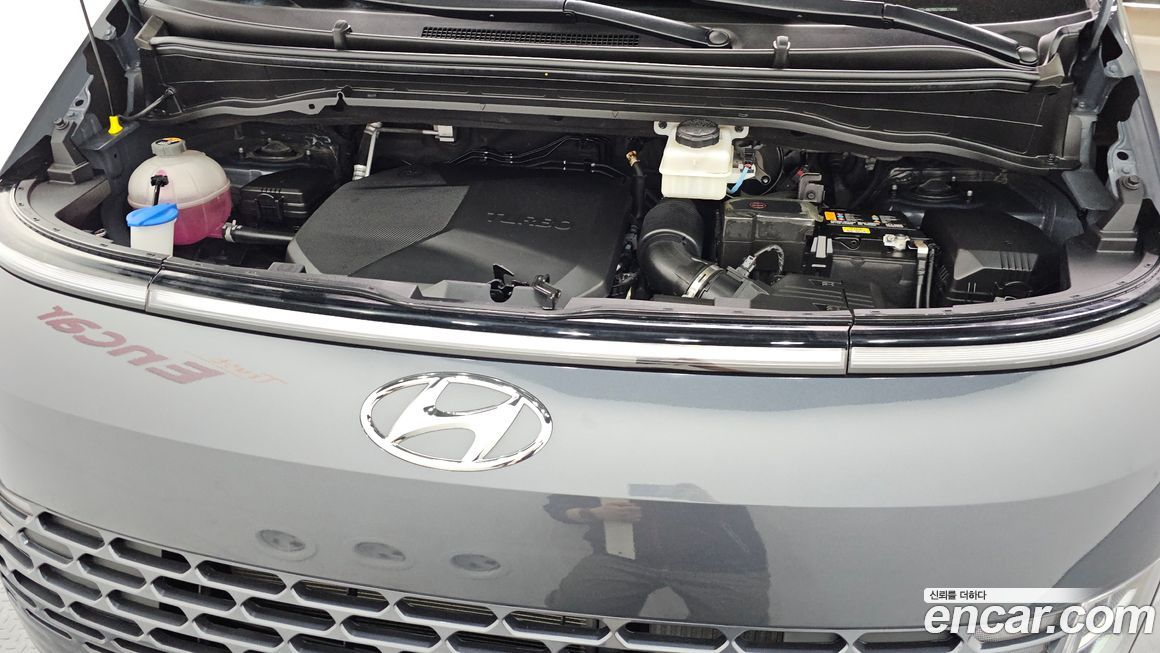 Hyundai Staria 2024
