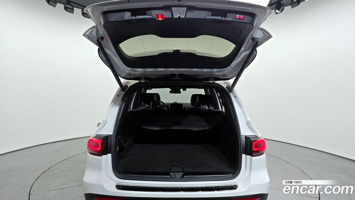 Mercedes-Benz GLB-Class 2020