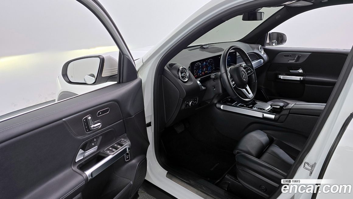 Mercedes-Benz GLB-Class 2020