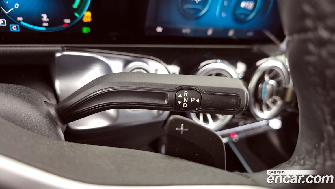 Mercedes-Benz GLB-Class 2020