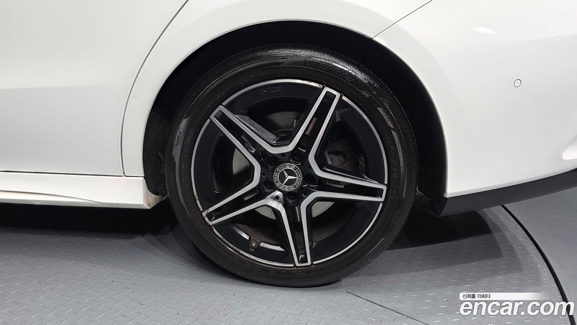 Mercedes-Benz CLA-Class 2021