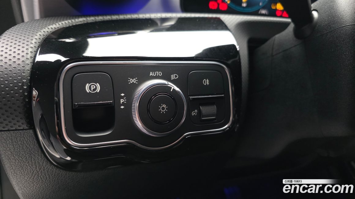 Mercedes-Benz CLA-Class 2021