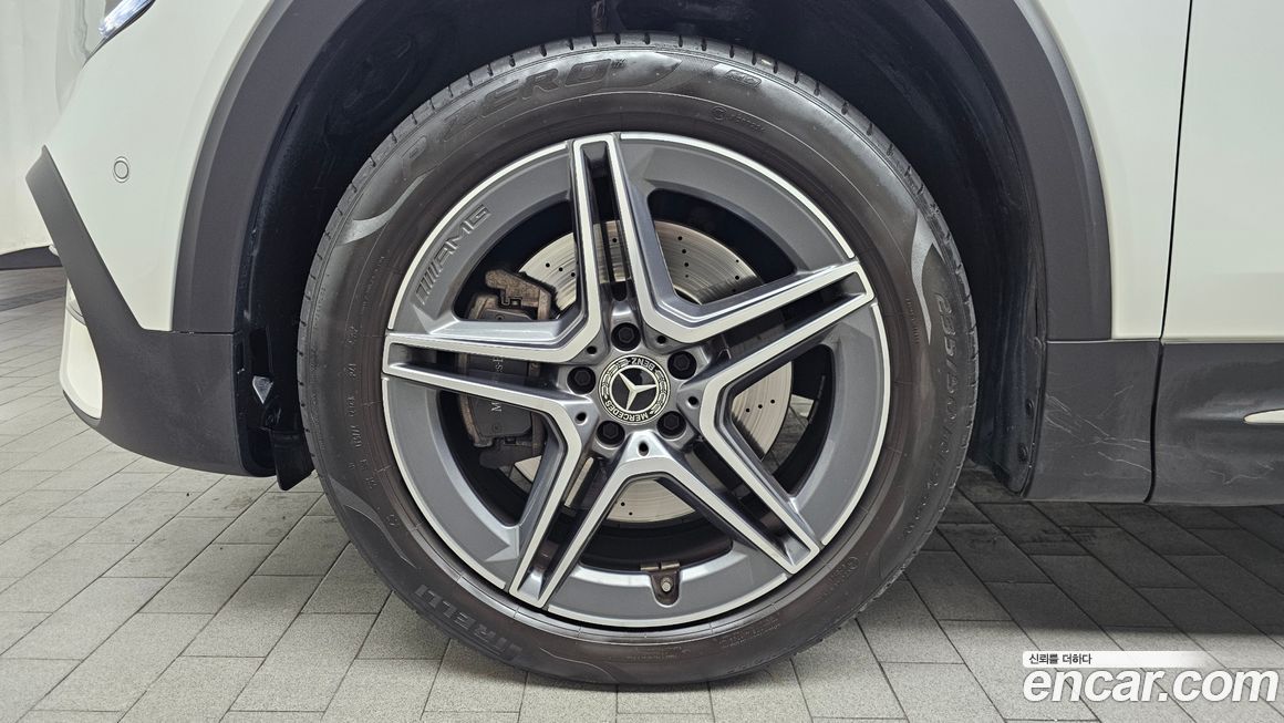 Mercedes-Benz GLB-Class 2020