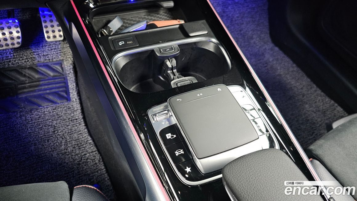 Mercedes-Benz GLB-Class 2020