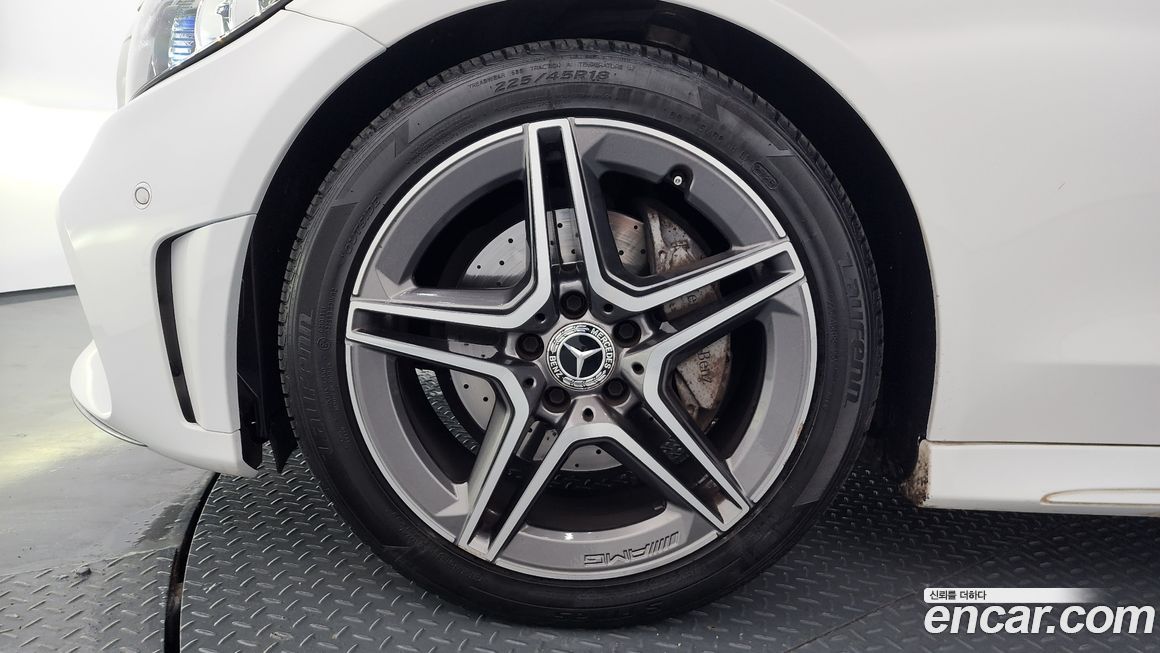 Mercedes-Benz C-Class 2022