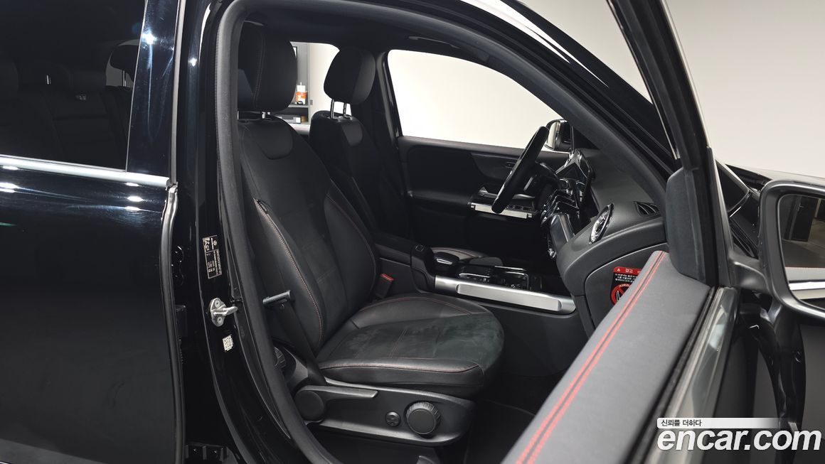 Mercedes-Benz GLB-Class 2022