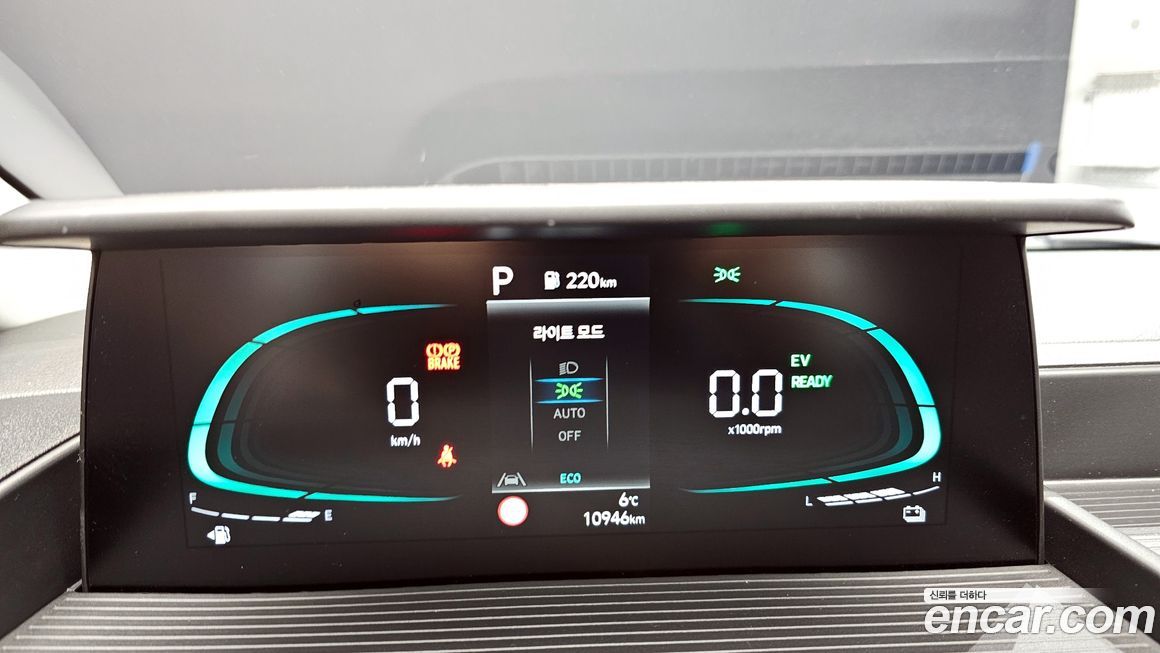 Hyundai Staria 2025