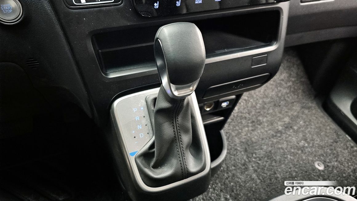 Hyundai Staria 2025