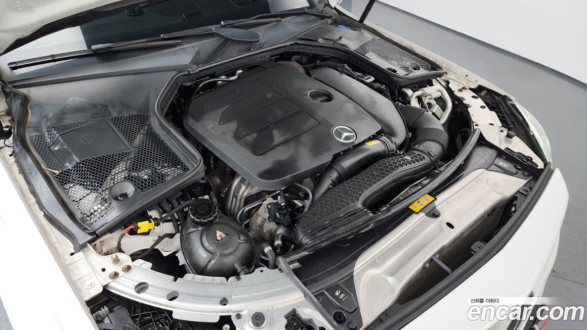 Mercedes-Benz C-Class 2022
