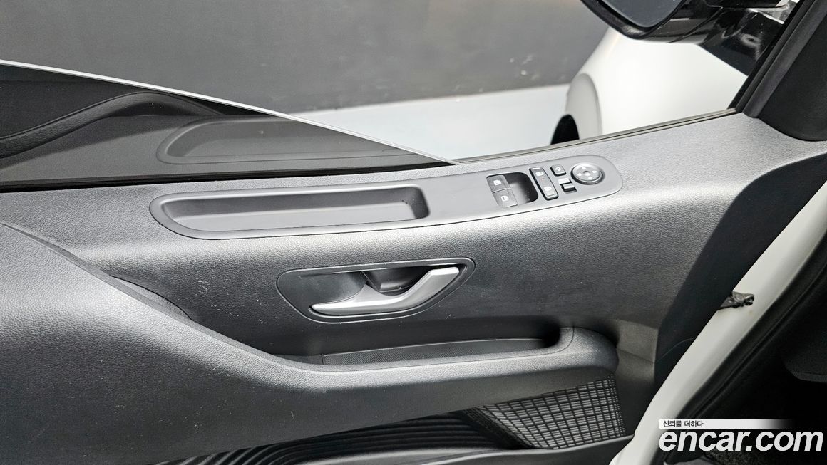 Hyundai Staria 2025