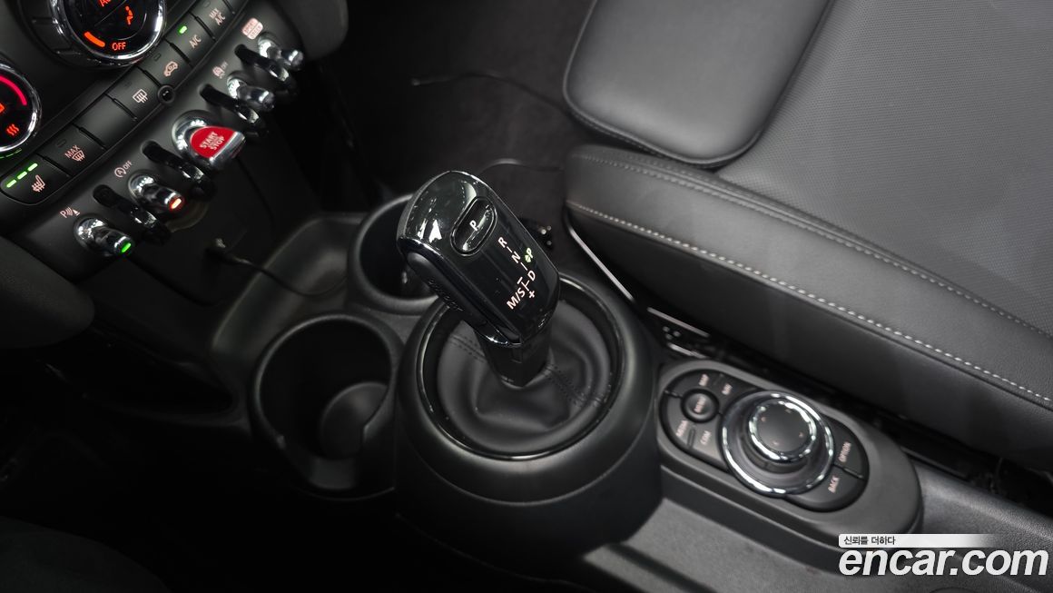 Mini Cooper Convertible 2024