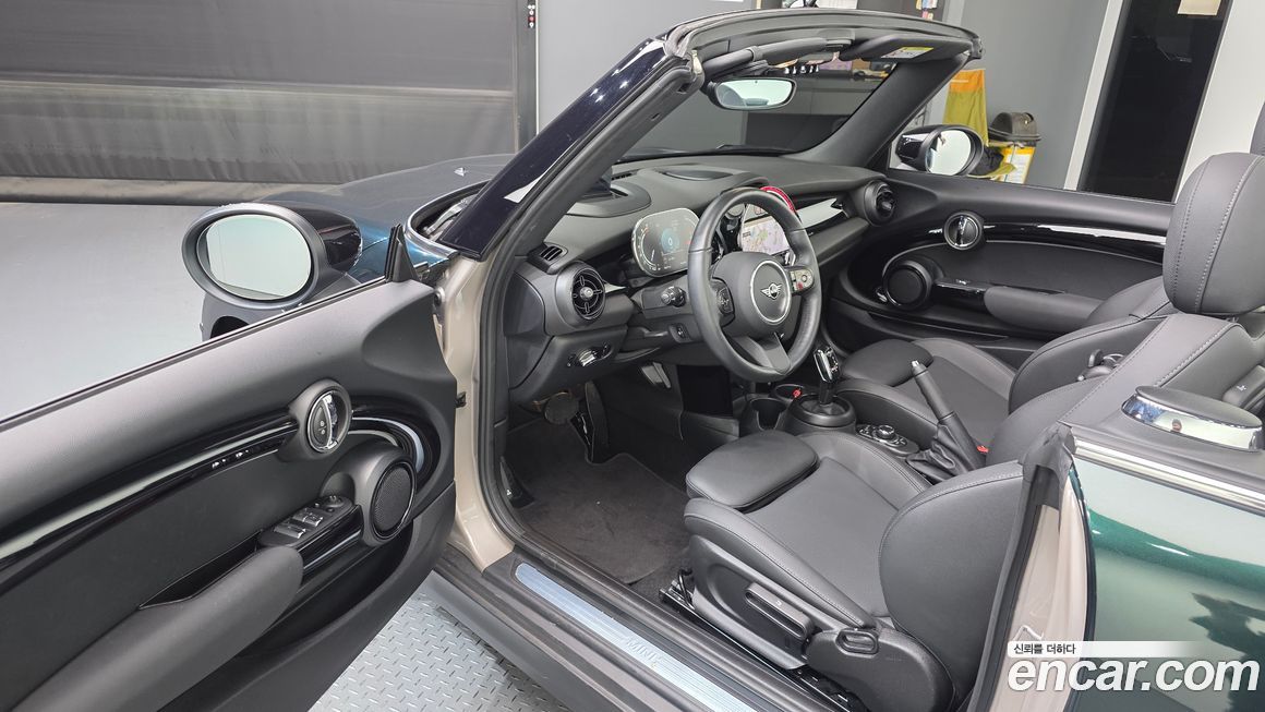 Mini Cooper Convertible 2024