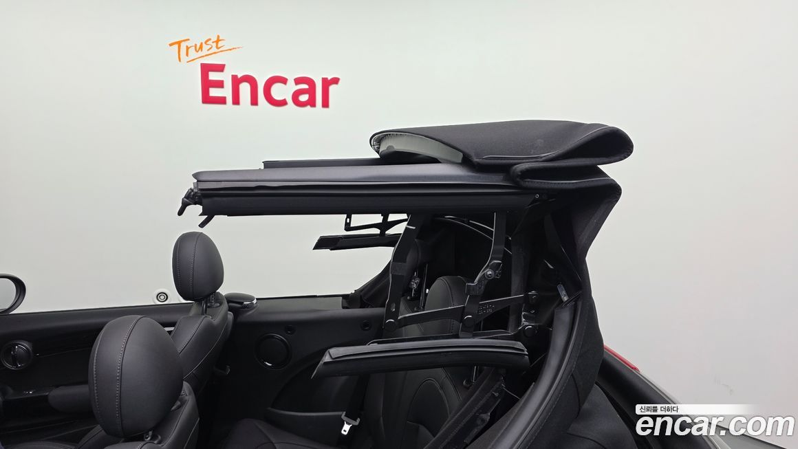 Mini Cooper Convertible 2024