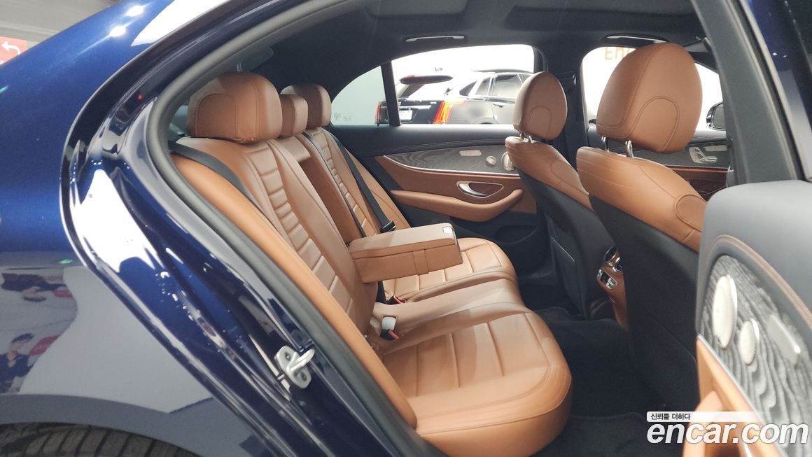 Mercedes-Benz E-Class 2021
